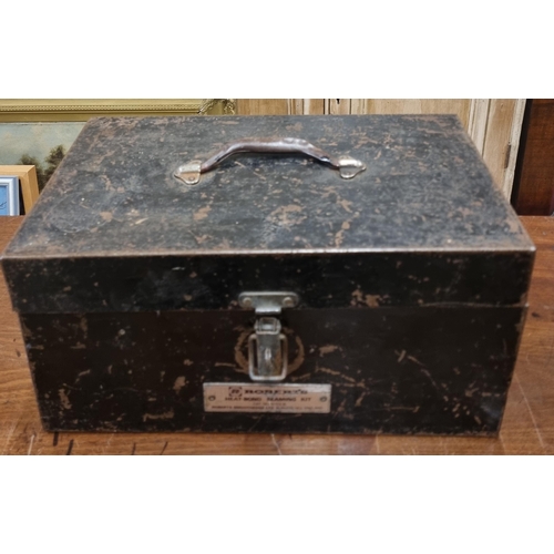 116 - A 19th Century Roberts heat bond steam kit incased in a Metal Box. 40 x 23 cm approx.