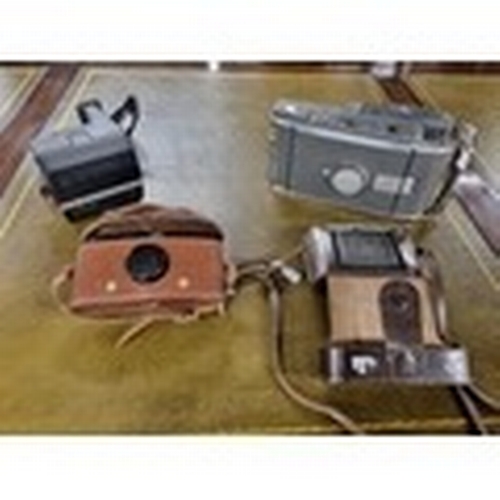 403 - A good group of Vintage Cameras. Sold for Charity/Storage fees due to non collection.