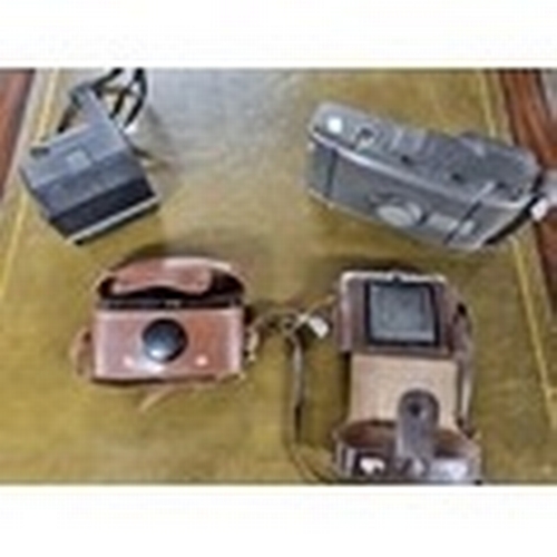 403 - A good group of Vintage Cameras. Sold for Charity/Storage fees due to non collection.