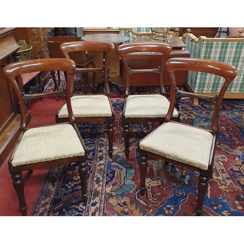 622 - A really good set of four early 19th Century Mahogany Dining Chairs on turned supports.
W 44 x SH 43... 