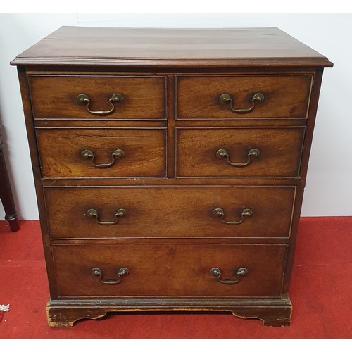 559 - A good Georgian Mahogany Commode with lift up lid and twin blind drawer front. 71 x 47 x H 78 cm app... 