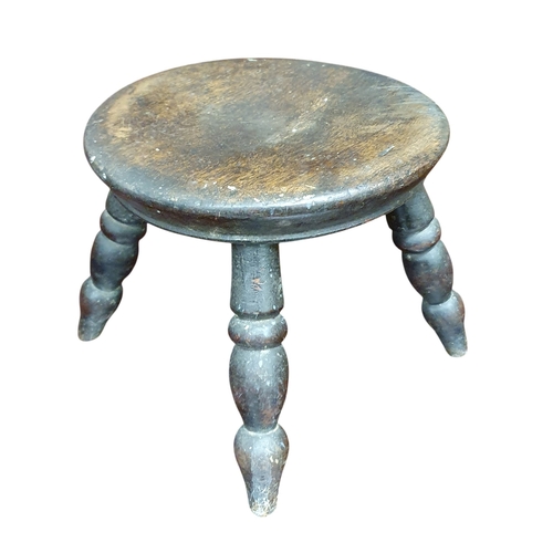 444 - A 19th Century miniature Milking Stool.
20 x 21 cm approx.