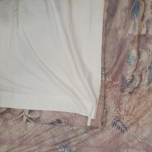 1006 - A Large pair of double lined Curtains.
W 90 x L 240 cm approx.