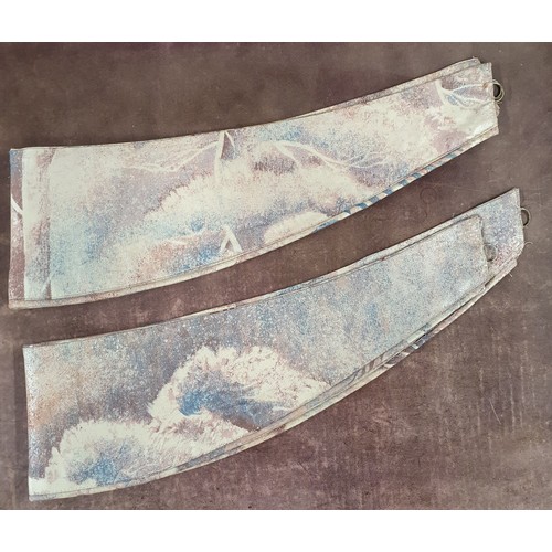 1006 - A Large pair of double lined Curtains.
W 90 x L 240 cm approx.