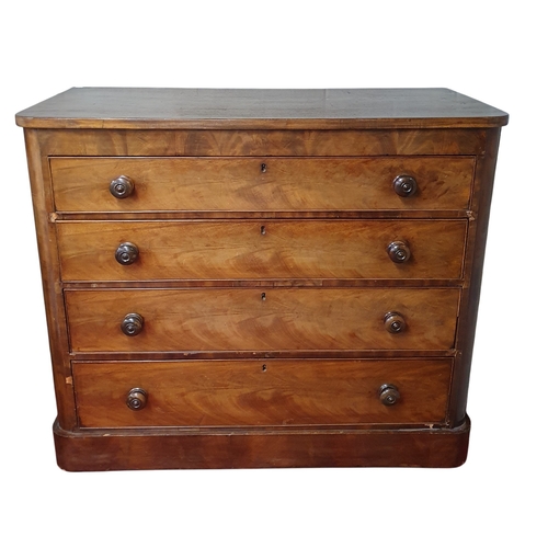 66 - A Georgian Mahogany Chest of Drawers with four graduated drawers.
W 125 x D 58 x H 107 cm approx.