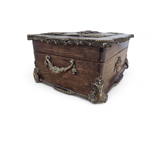47 - A 19th Century Oak Box with brass mounts. 25 x 19 x H 11 cm approx.