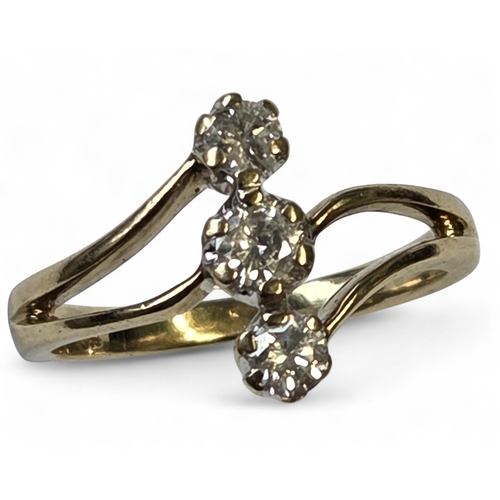 350 - An unusual antique 9ct Gold and Diamond three stone Ring, size K1/2.