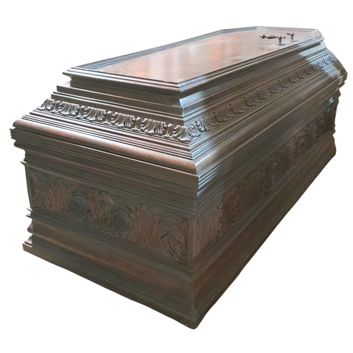 608 - A very heavy and ornate Vampire Coffin, fully lined, hinged lid, Lestat's written on it.
H 77 x 210 ... 