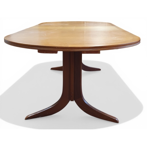 344 - A good mid Century D end single leaf Dining Table.
208 x 104 x H 74 cm approx.