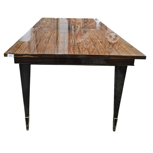 228 - A good Retro Kitchen Table. W 90 x L 160 x H 77 cm approx.