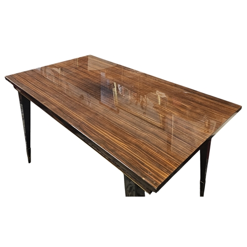 228 - A good Retro Kitchen Table. W 90 x L 160 x H 77 cm approx.