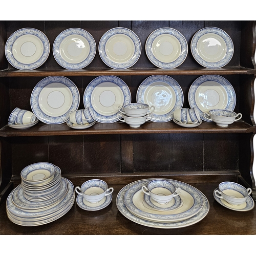 327 - A good quantity of Royal Doulton Dukesbury Dinnerwares.