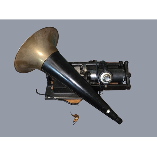 793 - The Spirit of St Louis Phonograph.
W 43 x D 22 x H 32 cm approx.