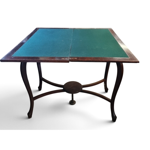 54 - An early 20th Century Rosewood fold over Card Table on simple cabriole supports.
W 91 x D 50 x H 72 ... 
