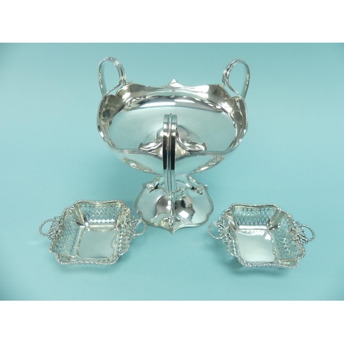 67 - A pair of George V pierced silver Bon Bon Dishes, by Synyer & Beddoes, hallmarked Birmingham, 1913, ... 