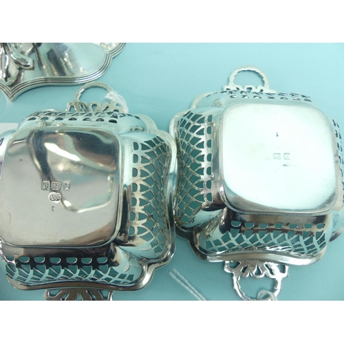 67 - A pair of George V pierced silver Bon Bon Dishes, by Synyer & Beddoes, hallmarked Birmingham, 1913, ... 