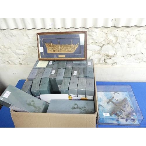 587 - A collection of twenty five Atlas Editions 'Legendary Warships of WWII' Model Kits', mostly as new (... 