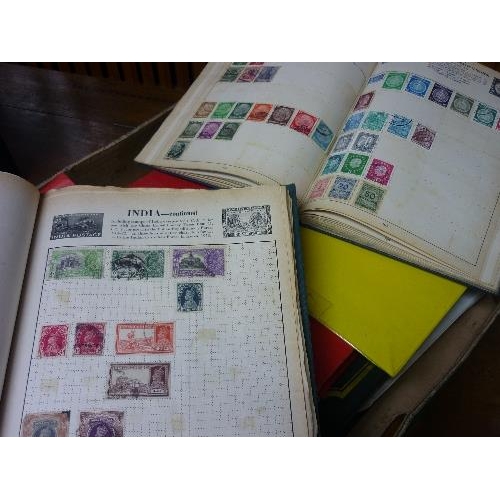 231 - A collection of mainly GB stamps, in eight albums and one folder (a lot)