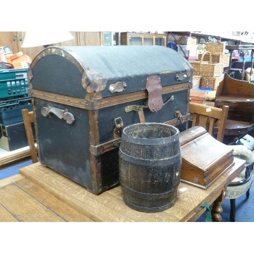 337 - A vintage domed Steamer trunk, 30in (76cm) wide, together with an Edwardian walnut stationery box / ... 