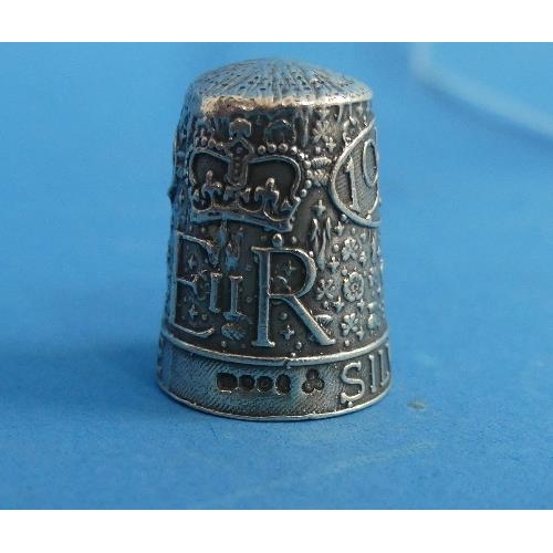 10 - A collection of six silver Thimbles, one hallmarked Birmingham, 1926, with advertising logo on rim f... 