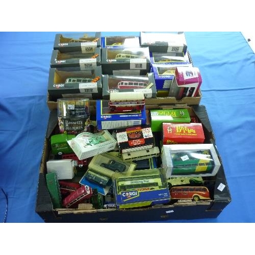 597 - A large quantity of Diecast Models, mainly buses including Corgi Classics, D949/17, 97102, C949/4, Q... 