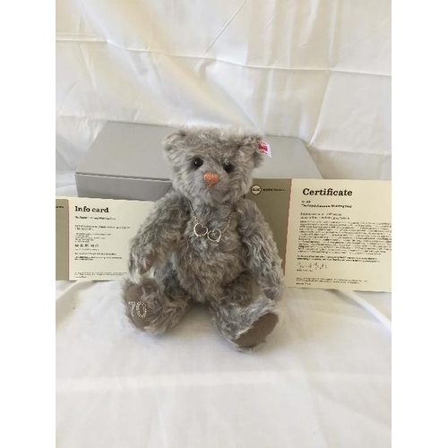 691 - Steiff; Royal Interest, including 'Queen Elizabeth 90th Birthday' bear, 690020, limited edition no. ... 