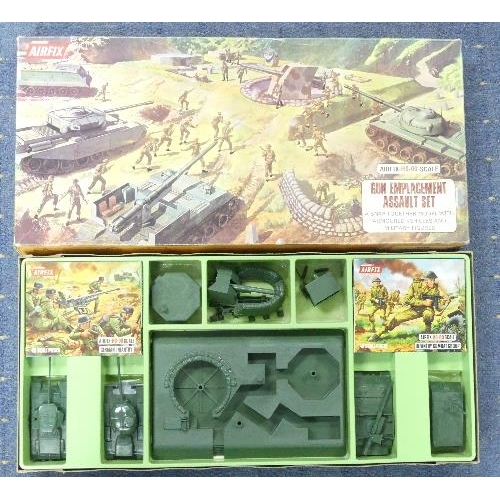 643 - Airfix Gun Emplacement Assult Set, boxed, containing gun emplacement, four armoured vehicles and mil... 