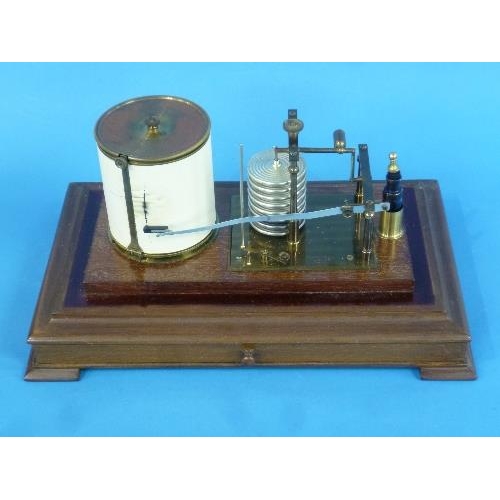 470 - An early 20th century Barograph, by Chadburns Ltd, Liverpool, in a glazed mahogany case with frieze ... 