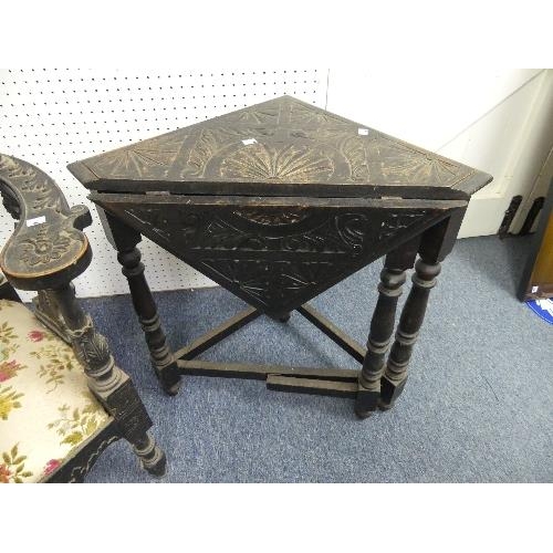 481 - A Victorian carved oak Corner Chair, together with a Victorian carved oak corner table with hinged f... 