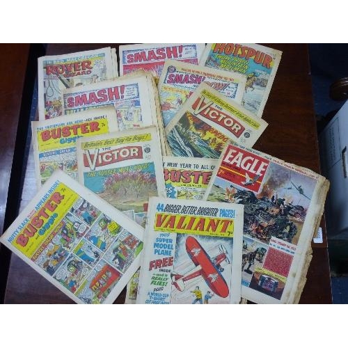 62 - A quantity of vintage Boys' Comics and Annuals, mainly dating from the 1950s and 1960s, titles inclu... 