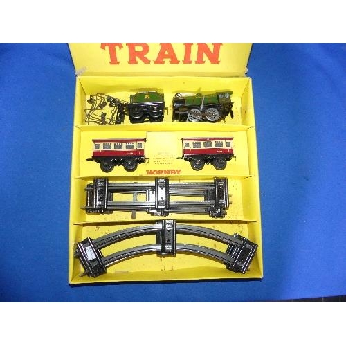 635 - Hornby '0' gauge No.21 Passenger Set, tinplate, clockwork, in BR green, boxed.