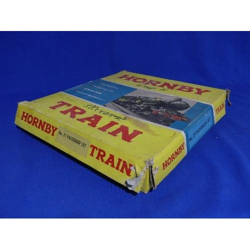 635 - Hornby '0' gauge No.21 Passenger Set, tinplate, clockwork, in BR green, boxed.