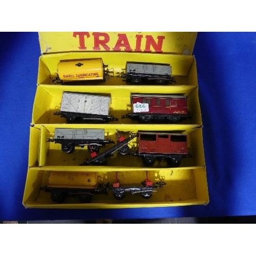 636 - Hornby '0' gauge, clockwork, locomotives, wagons, track, some boxed, etc., including 4-4-2 L.N.E.R. ... 