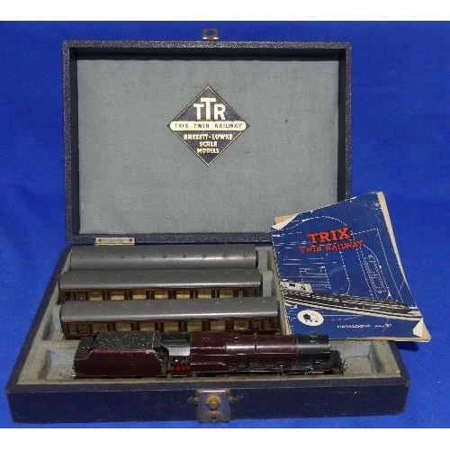 638 - Trix Twin Railway TTR '00' gauge Passenger train set, with 4-6-2 L.M.S. 6210 locomotive 'Princess' a... 