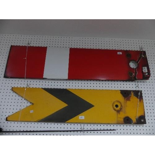 652 - Railwayana; A BR red and white enamel home Signal Arm, together with a BR yellow and black distant S... 