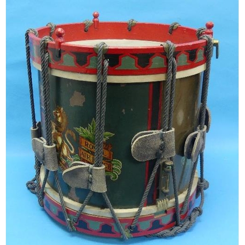 674 - A W.W.2. Era Royal Air Force Ceremonial Drum, the front with painted Coat of Arms and RAF Insignia, ... 