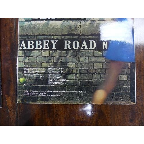 684 - Vinyl Records; The Beatles 'Abbey Road', PCS 7088, with misaligned apple logo on rear of sleeve, tog... 