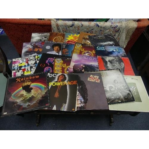 686 - Vinyl Records; A collection of mostly original Rock LP's, including Thun Lizzie 'Jailbreak' on Verti... 