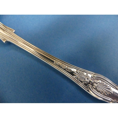 101 - An Elizabeth II silver Canteen of Cutlery, by Mappin & Webb, hallmarked Sheffield 1958-1960, eight p... 