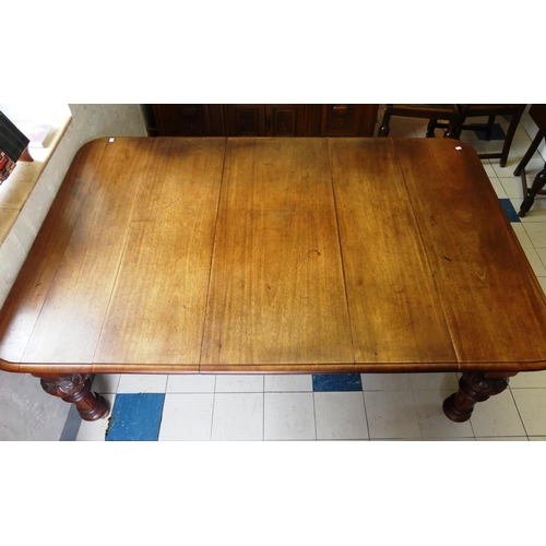 619 - A Victorian mahogany extending dining table, with one additional leaf, 70in (178cm) long x 48in (122... 