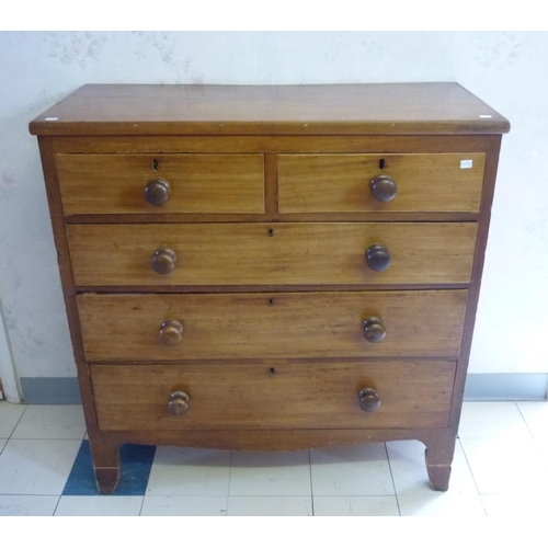 621 - A Victorian mahogany Chest of Drawers, 38in (96.5cm) wide x 18in (45.5cm) deep x 40in (101.5cm) high... 