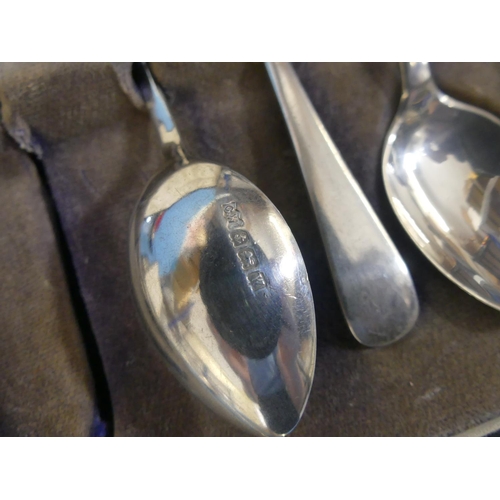 84 - A pair of George III silver Table Spoons, by Robert Rutland, hallmarked London, 1812, Old English pa... 