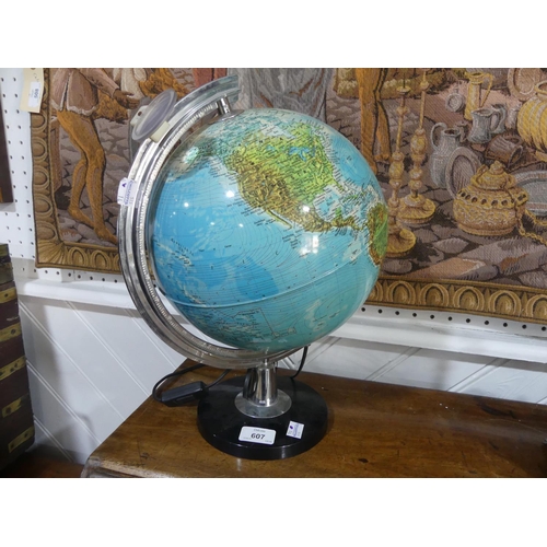 607 - A vintage Globe Desk Lamp, 16in (41cm) high.