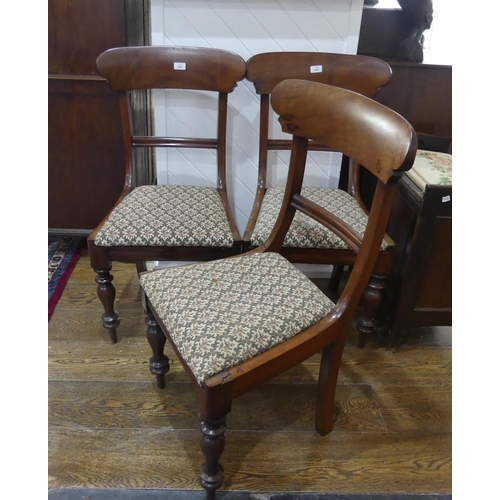 641 - A pair of Victorian mahogany Dining Chairs (2)