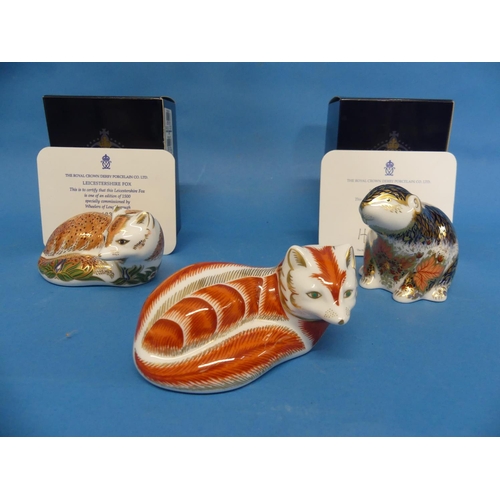 138 - A Royal Crown Derby 'Riverbank Beaver' Paperweight, the Limited Edition (464/5000) with 21st anniver... 