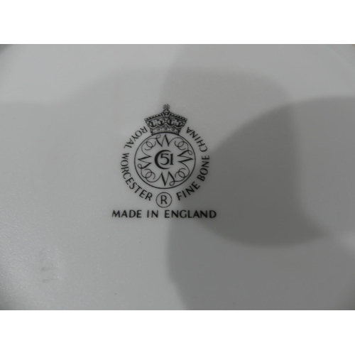 155 - A Royal Worcester Evesham 'Oven-to-Tableware' part Dinner Service, including six bowls, dessert plat... 