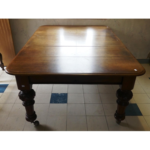 451 - A Victorian mahogany extending dining table, with one additional leaf, 70in (178cm) long x 48in (122... 