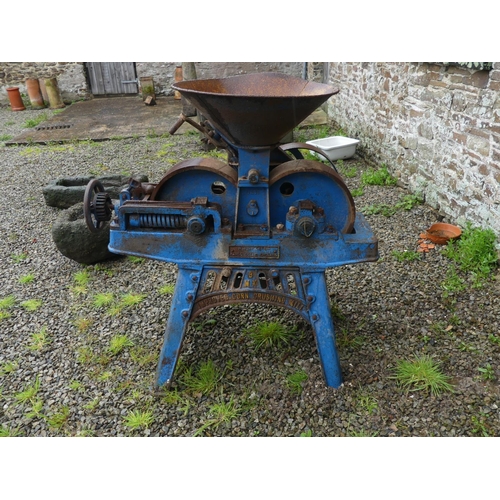 455 - A vintage painted cast iron 'Improved Corn Crushing Mill', by R. Hunt & Co.Ltd Earls Colne England, ... 