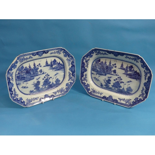 70 - A pair of late 18th century Chinese blue and white porcelain meat plates, of octagonal form, decorat... 