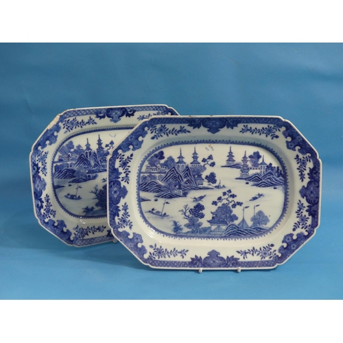 70 - A pair of late 18th century Chinese blue and white porcelain meat plates, of octagonal form, decorat... 